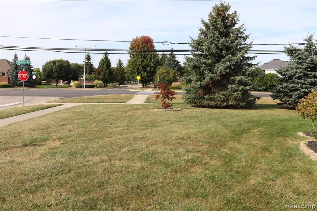 52424 Walnut Drive, Chesterfield, MI 48047 — Photo 39