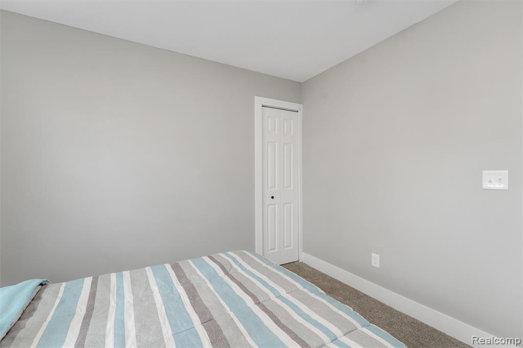 4824 Hyde Park Drive, Troy, MI 48085 — Photo 17