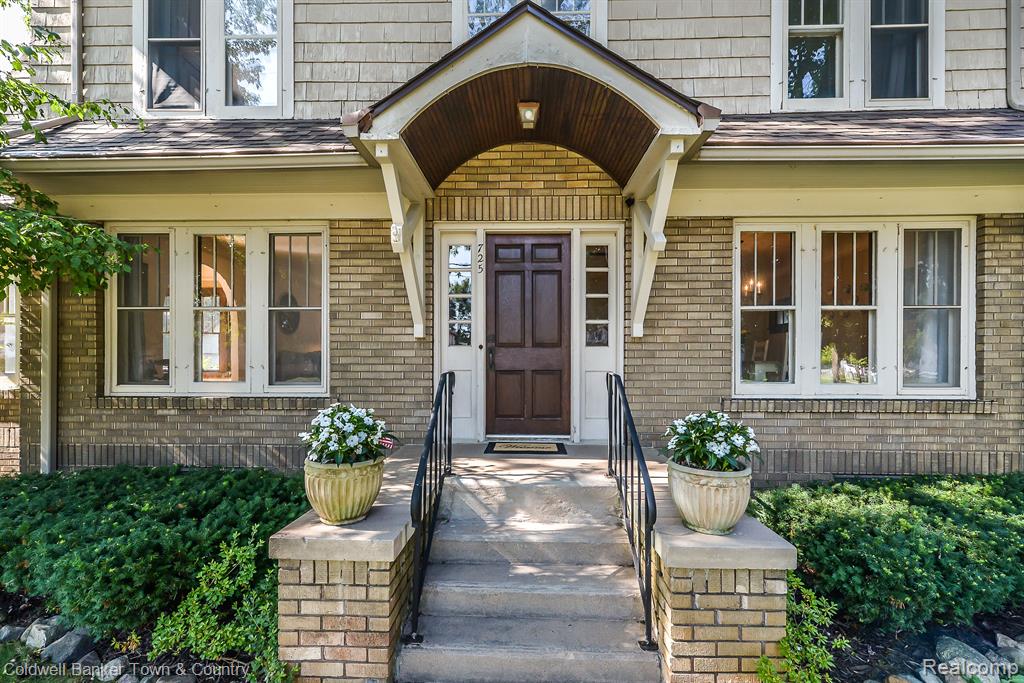 725 E GRAND RIVER Avenue, Fowlerville, MI 48836 — Photo 9