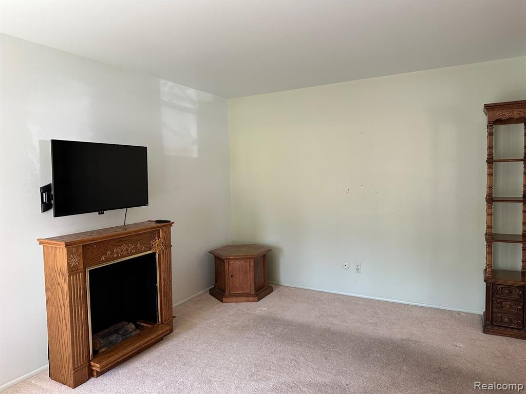 624 RIVERBANK Street, Lincoln Park, MI 48146 — Photo 13