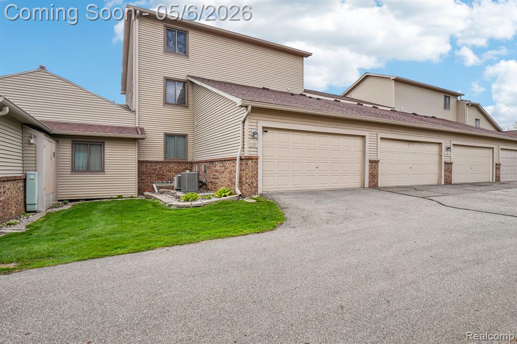 7132 Clements, West Bloomfield, MI — Photo 30