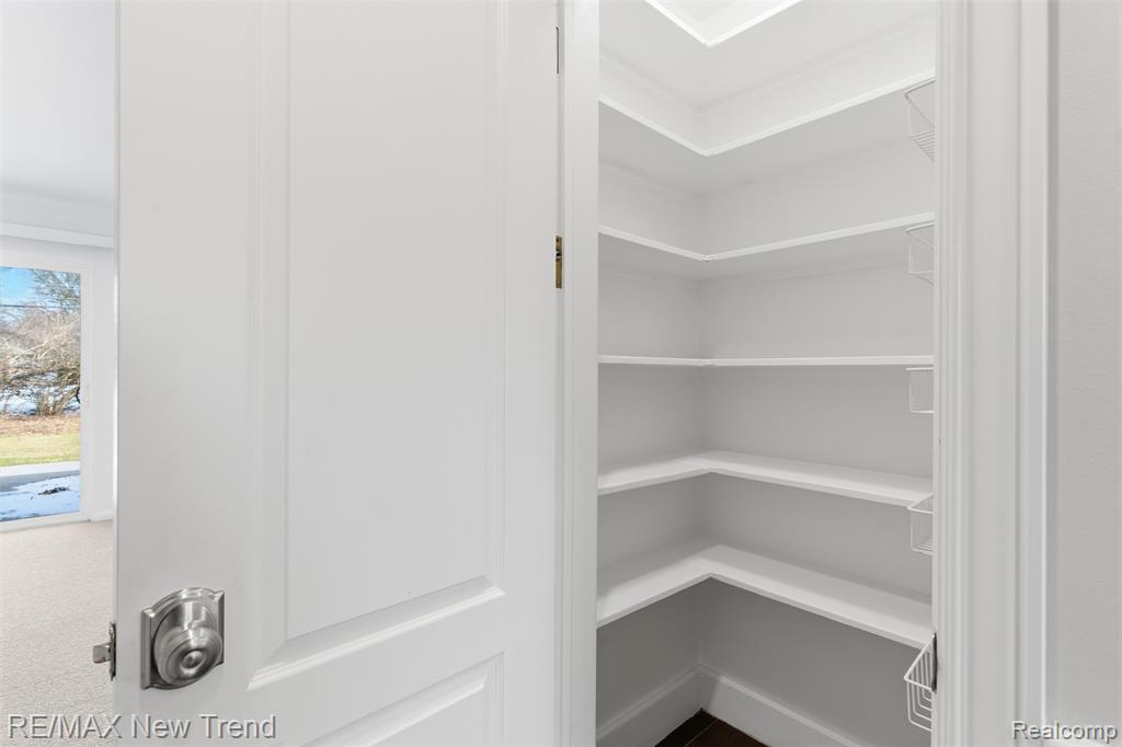 1043 Westview Road, Bloomfield Hills, MI 48304 — Photo 15