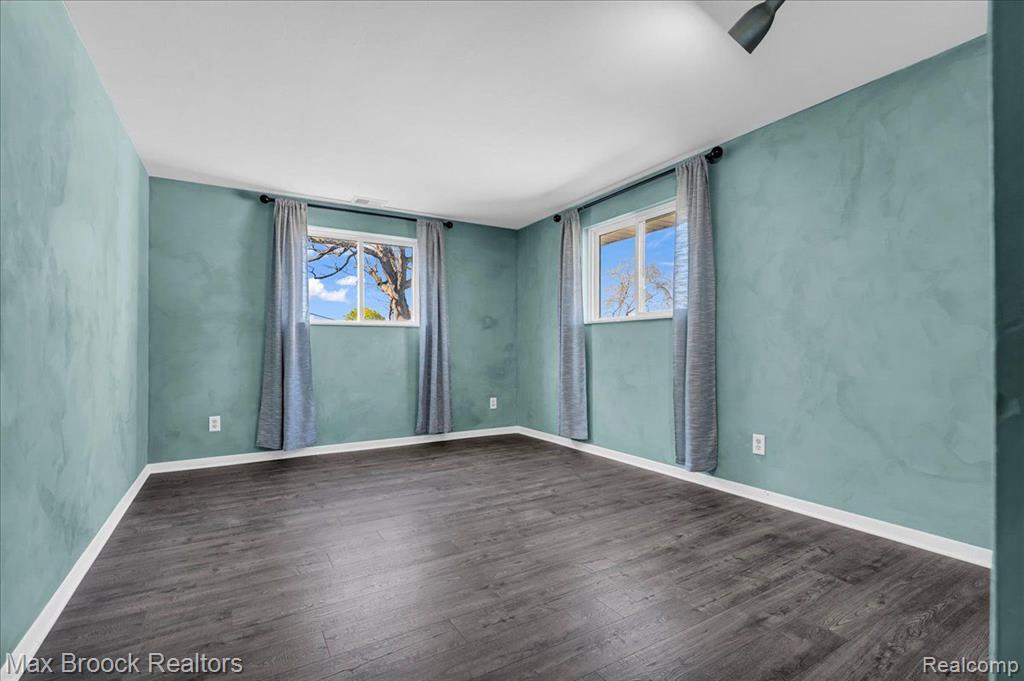 4332 LANETTE Drive, Waterford, MI 48328 — Photo 22