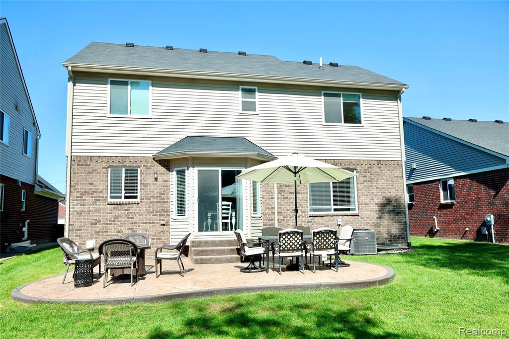 9292 Liberty Court, Livonia, MI 48150 — Photo 24