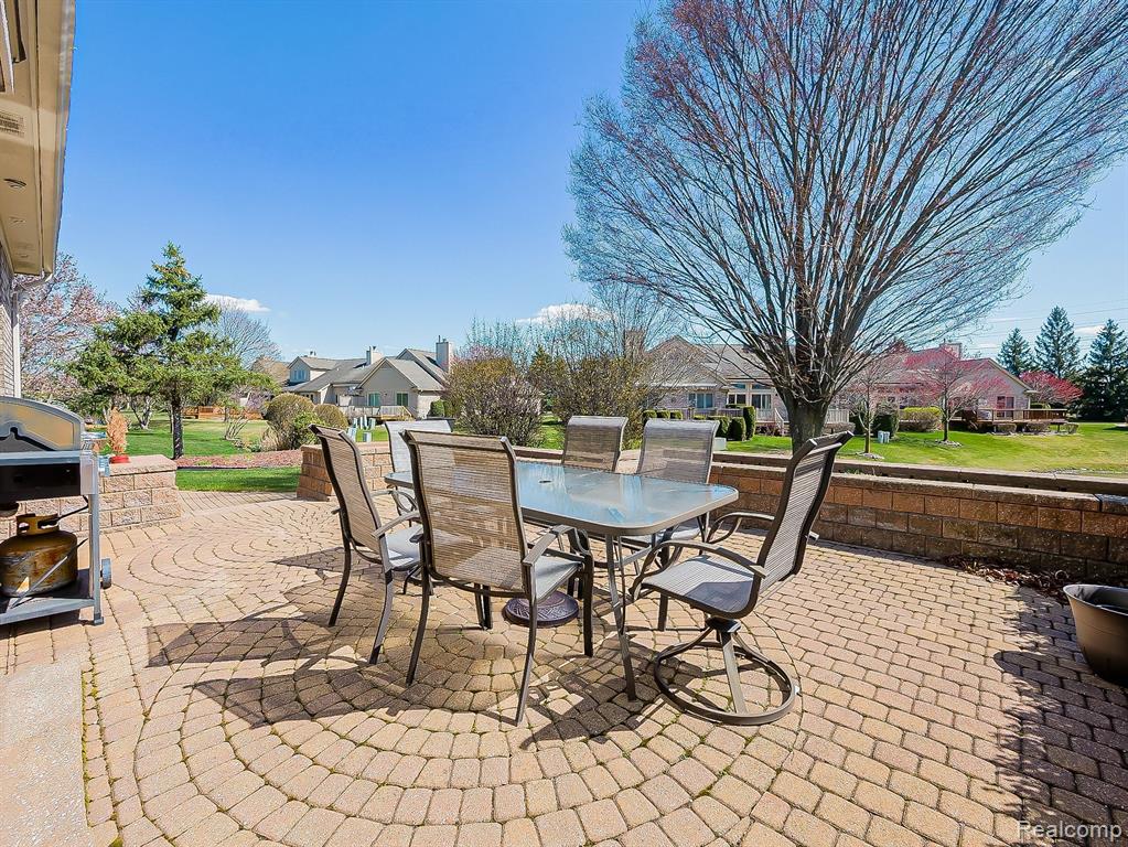 43261 CHARDONNAY Drive, Sterling Heights, MI 48314 — Photo 38