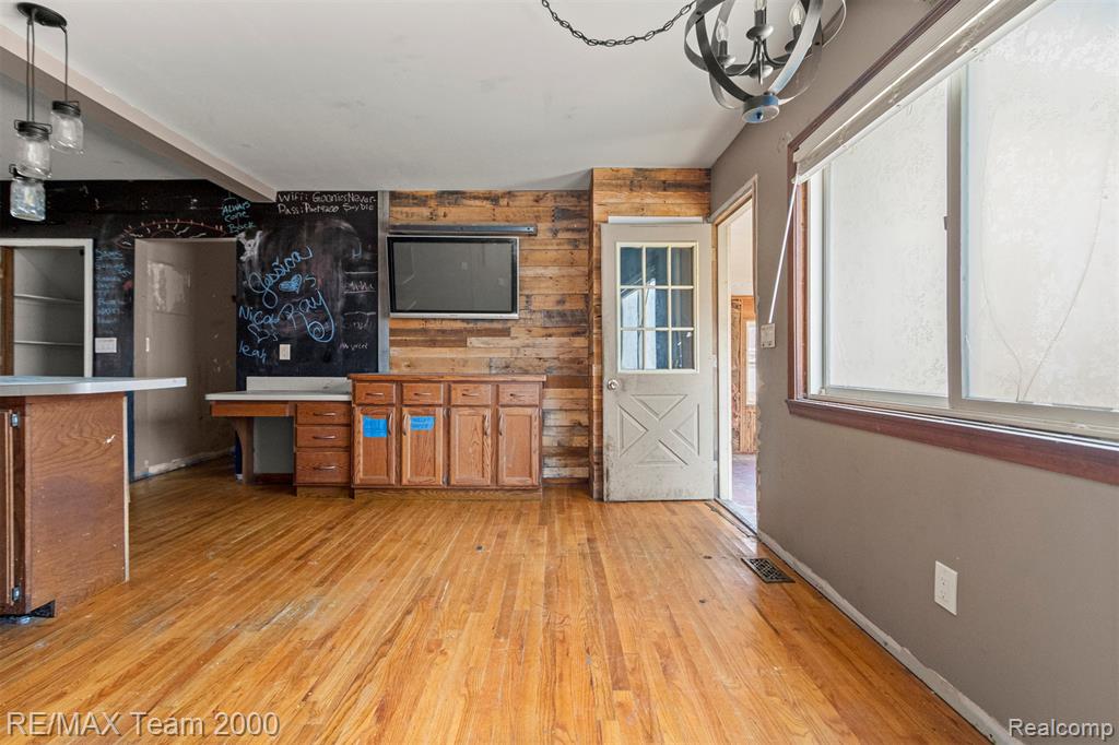 9267 Glenis Street, Taylor, MI 48180 — Photo 11