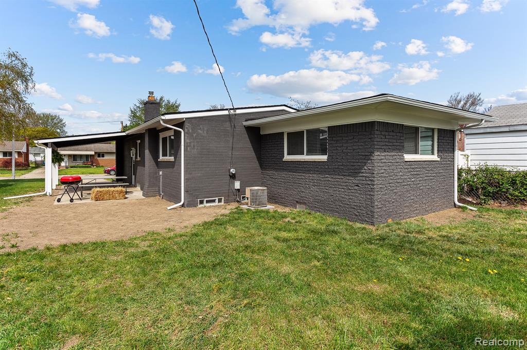 451 DARWIN Street, Westland, MI 48186 — Photo 8