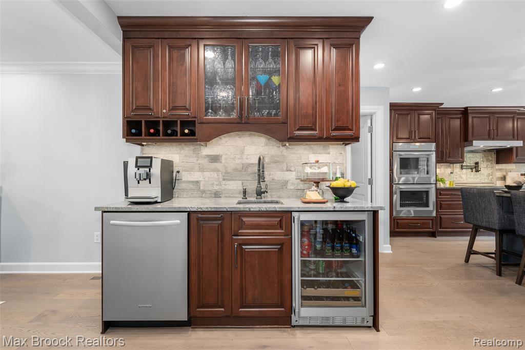 4695 Maura Lane, West Bloomfield, MI 48323 — Photo 21