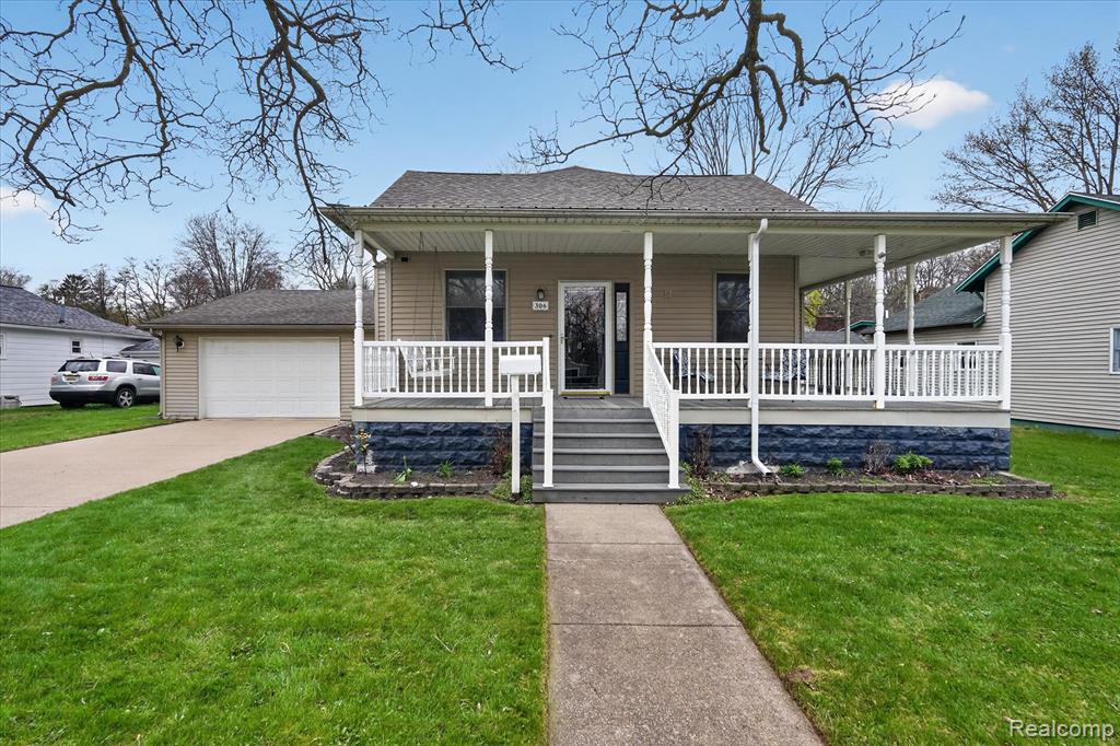306 S Main Street, Vassar, MI 48768 — front exterior