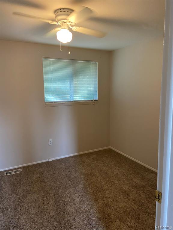 494 ROLLING GREEN Circle S, Rochester Hills, MI 48309 — Photo 18