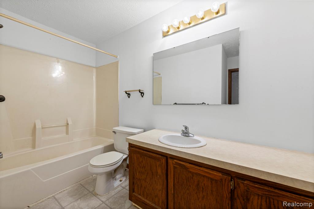 941 Pine Street, Wyandotte, MI 48192 — Photo 24
