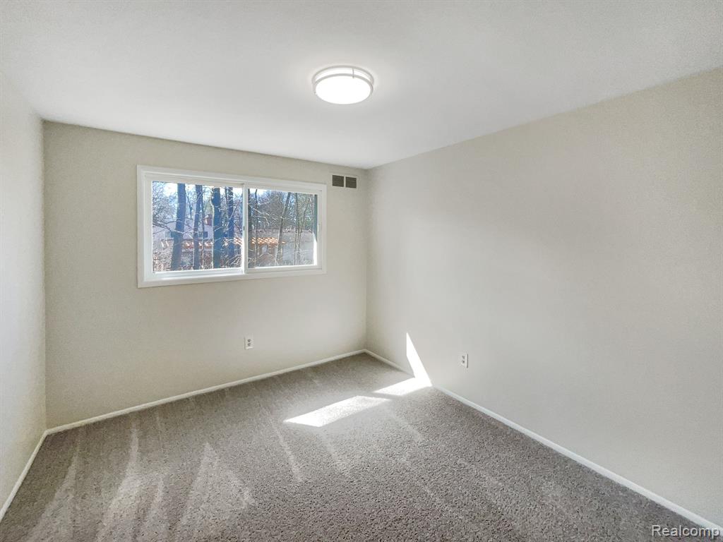 3684 MIDDLETON Drive, Ann Arbor, MI 48105 — Photo 8