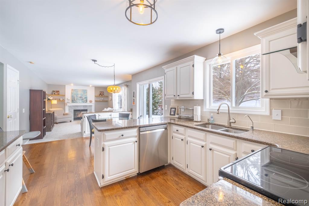 6775 CANTERBURY Lane, Clarkston, MI 48348 — Photo 11