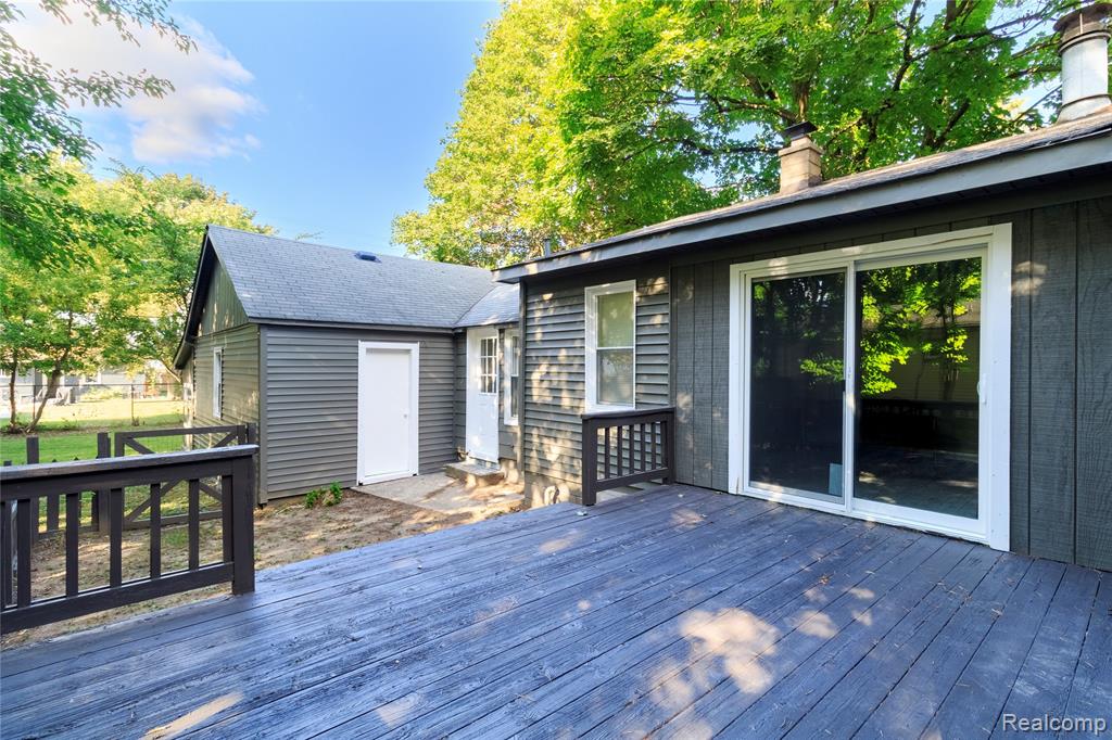 5502 Rowley Boulevard, Waterford, MI 48329 — Photo 9