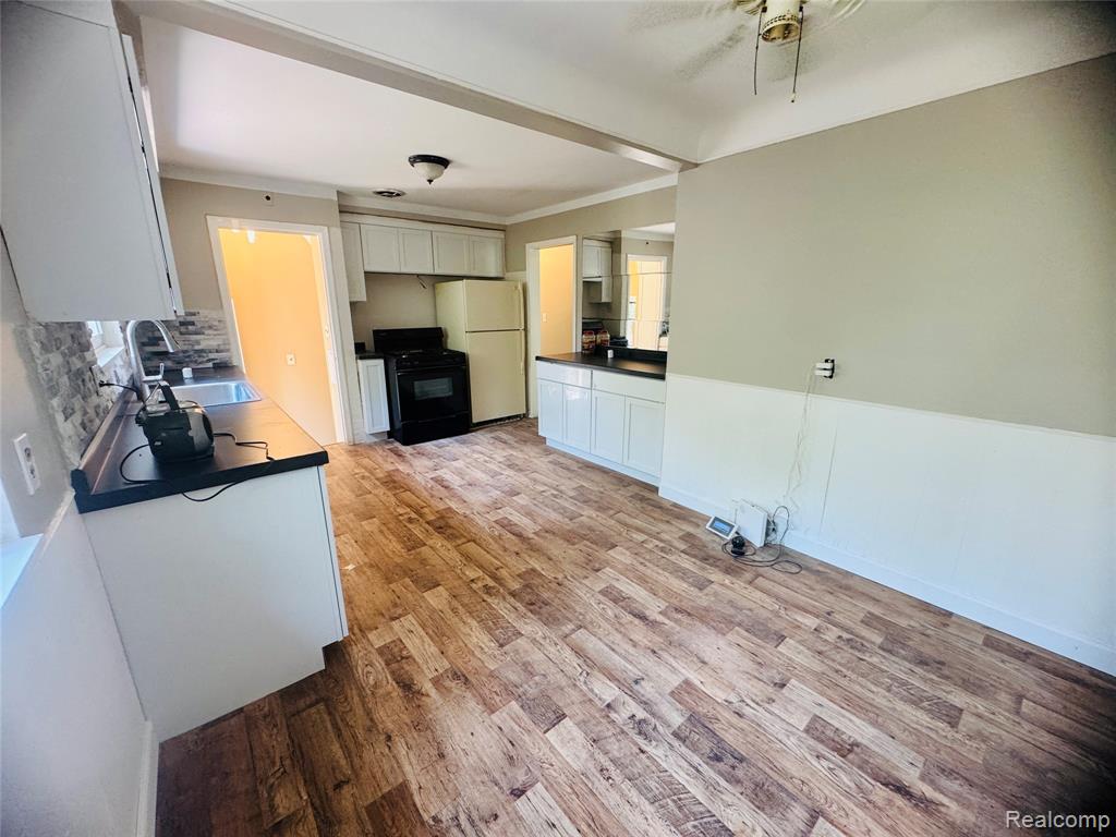 17221 Sunset Street, Hamtramck, MI 48212 — Photo 13