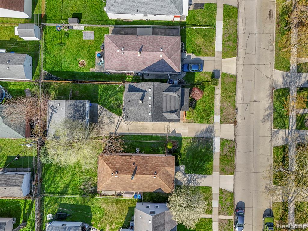 26045 Eton Avenue, Dearborn Heights, MI 48125 — Photo 28