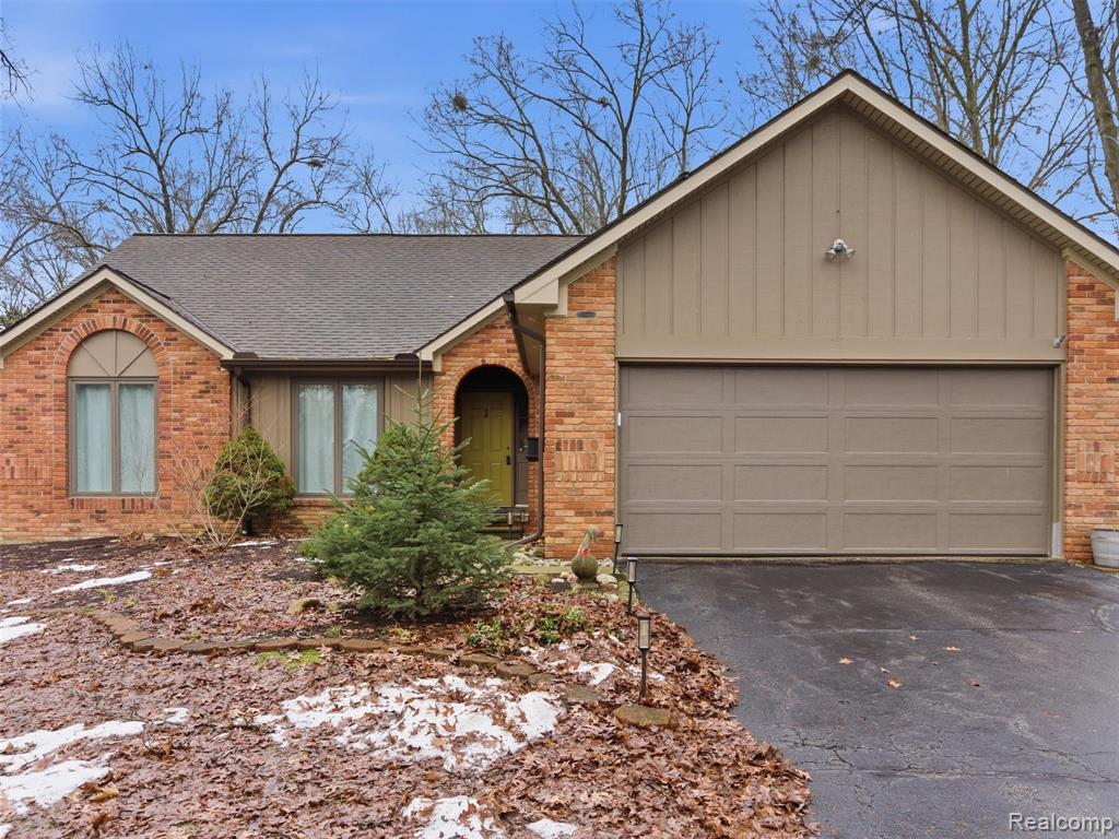4495 Maybee Road, Lake Orion, MI — Photo 4