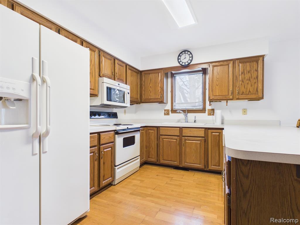 3828 Winding Pine Drive, Metamora, MI 48455 — Photo 12