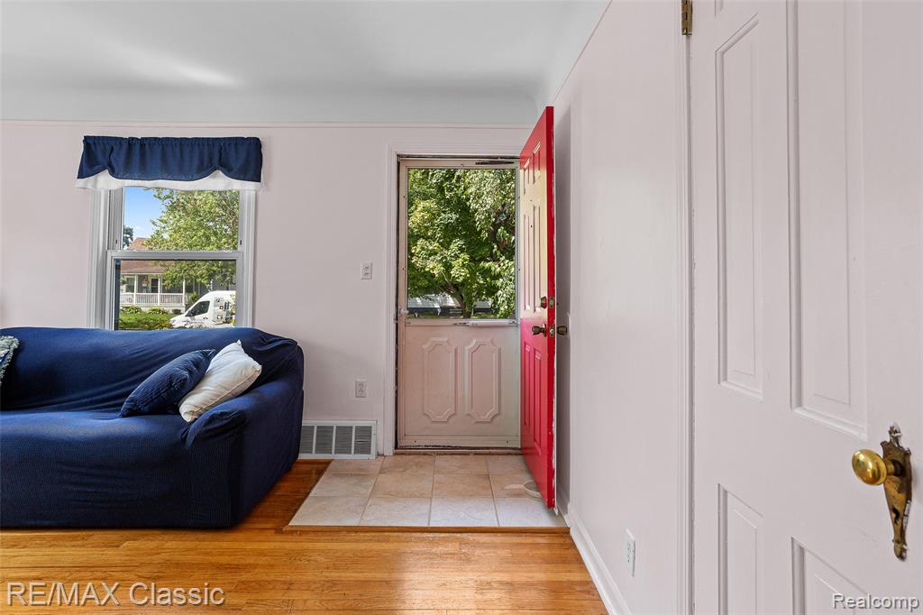 5097 Winifred Street, Wayne, MI 48184 — Photo 5
