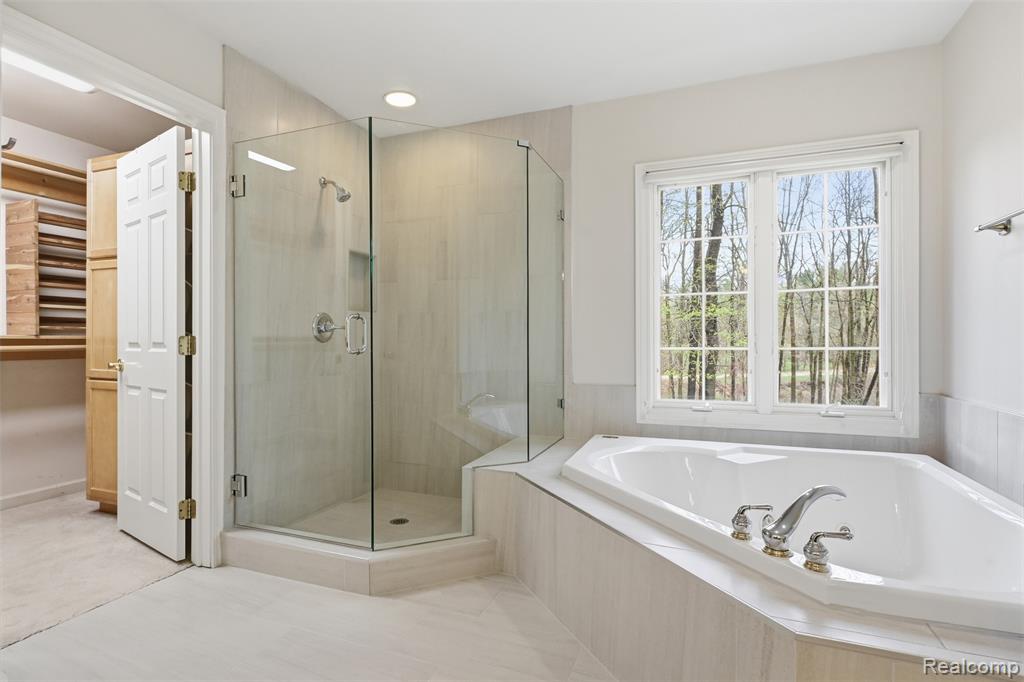 6228 Windemere Point, Brighton, MI 48116 — Photo 22