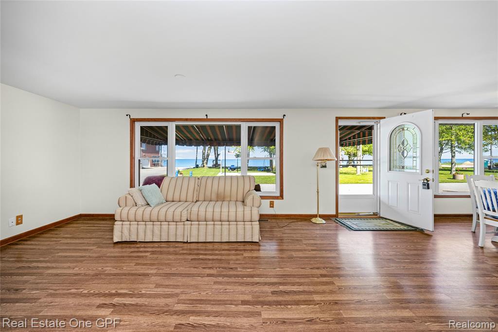 5871 Manor Drive, Fort Gratiot, MI 48059 — Photo 8