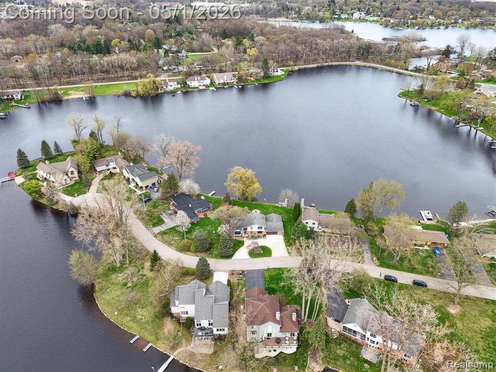 7117 Capri Drive, White Lake, MI 48383 — Photo 42