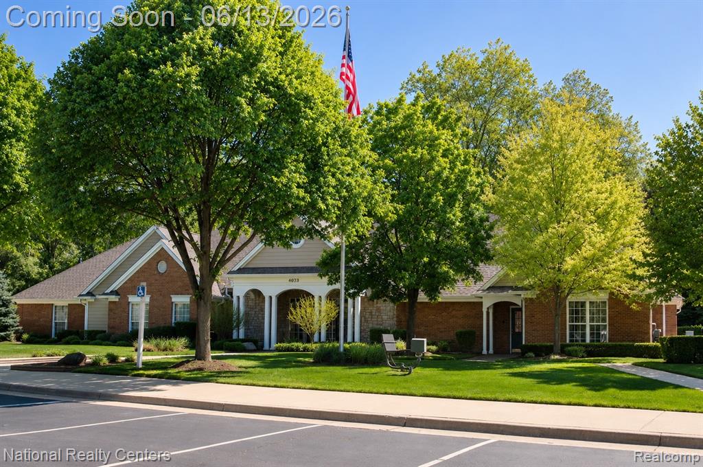 4033 Berkshire Drive, Sterling Heights, MI 48314 — Photo 12