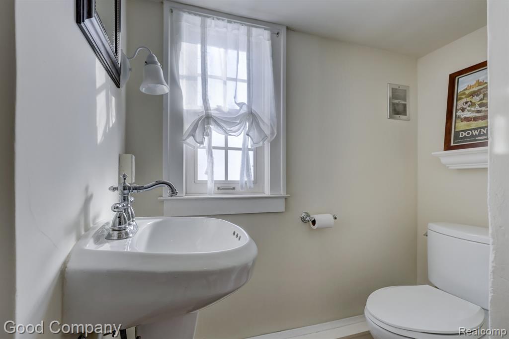 18930 Hillcrest Street, Beverly Hills, MI 48025 — Photo 6