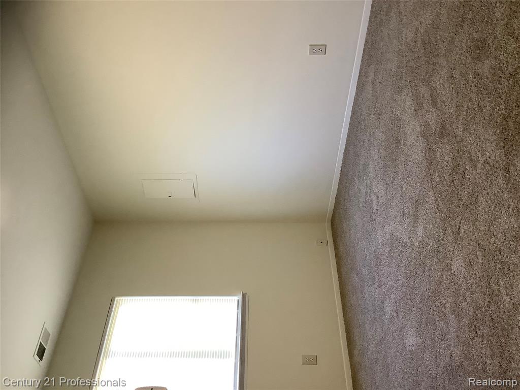 8468 Beatrice, Westland, MI — Photo 17