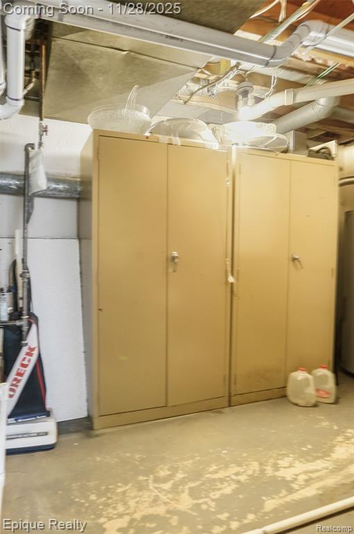 2164 Bordeaux Street, West Bloomfield, MI, 48323