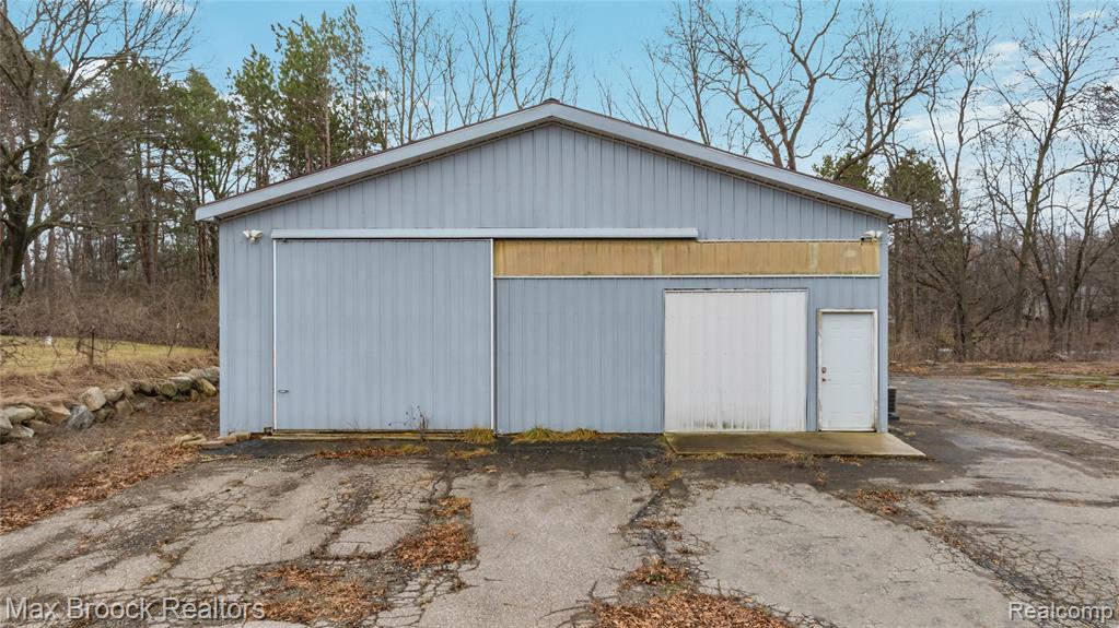 5186 Pinckney Road, Howell, MI 48843 — Photo 32