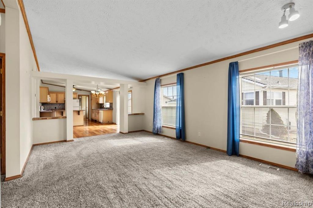 45288 Burgundy Drive, Macomb, MI 48044 — Photo 9