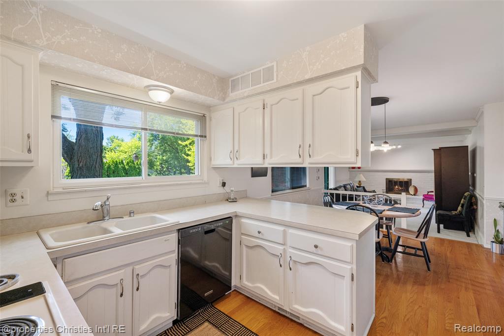 89 Maclynn Drive, Troy, MI 48098 — Photo 15