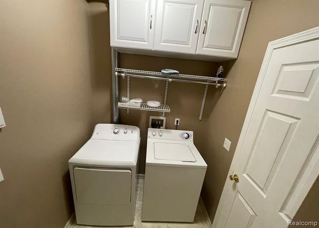 9107 Addington Drive, Walled Lake, MI 48390 — Photo 16