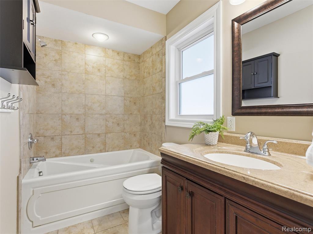 48940 Cardinal Street, Shelby Twp, MI 48317 — Photo 17