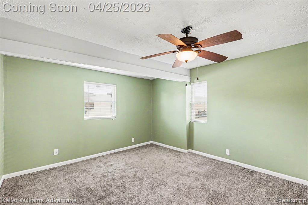 941 W Farnum Avenue, Madison Heights, MI 48071 — Photo 8