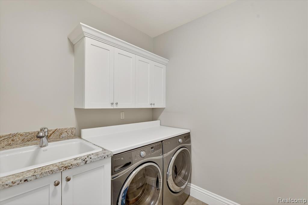 7247 Ardsley Lane, Clarkston, MI 48348 — Photo 15