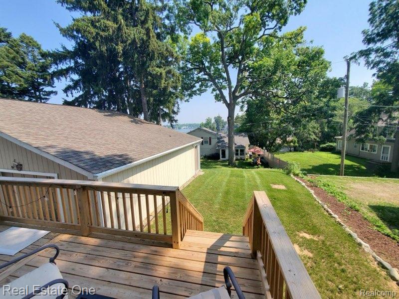 643 DETROIT Avenue, Lake Orion, MI 48362 — Photo 19