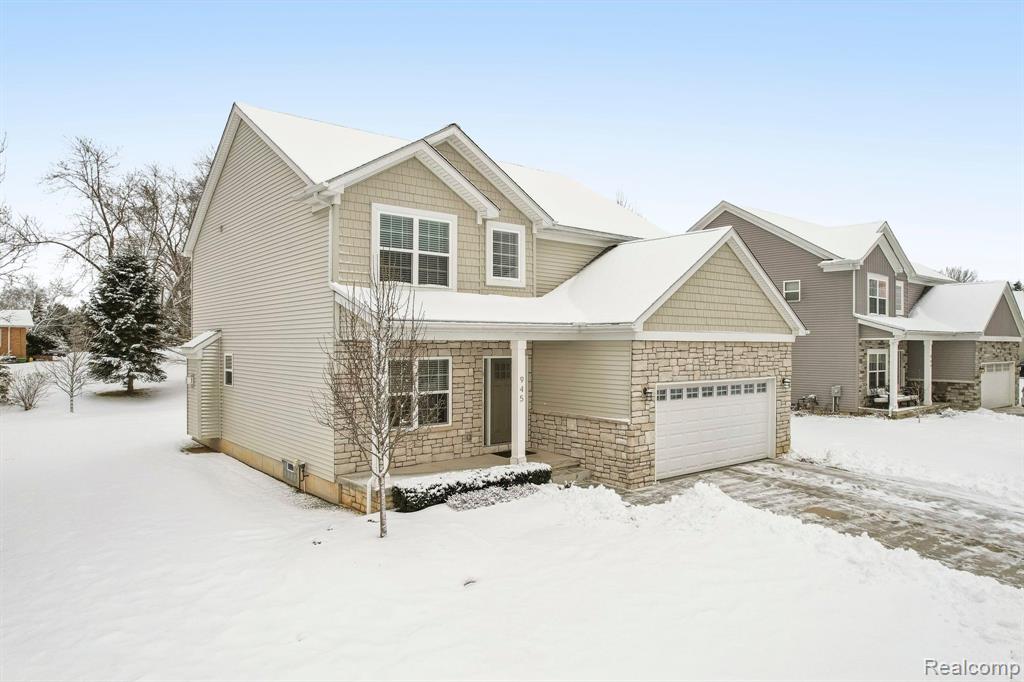 945 RIVER ROCK Drive, Holly, MI 48442 — Photo 2