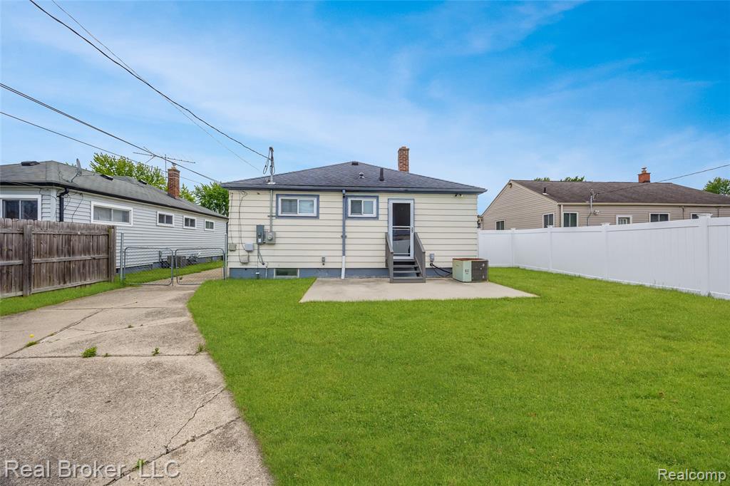 29454 Barton Street, Garden City, MI — Photo 30