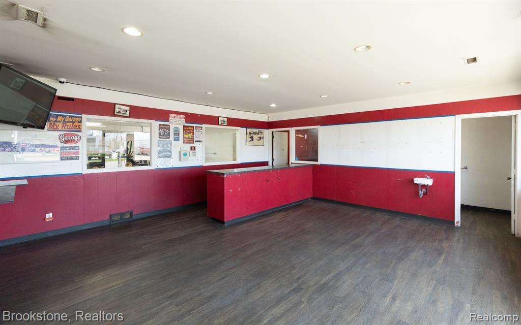 700 CESAR E CHAVEZ Avenue, Pontiac, MI 48340 — Photo 12