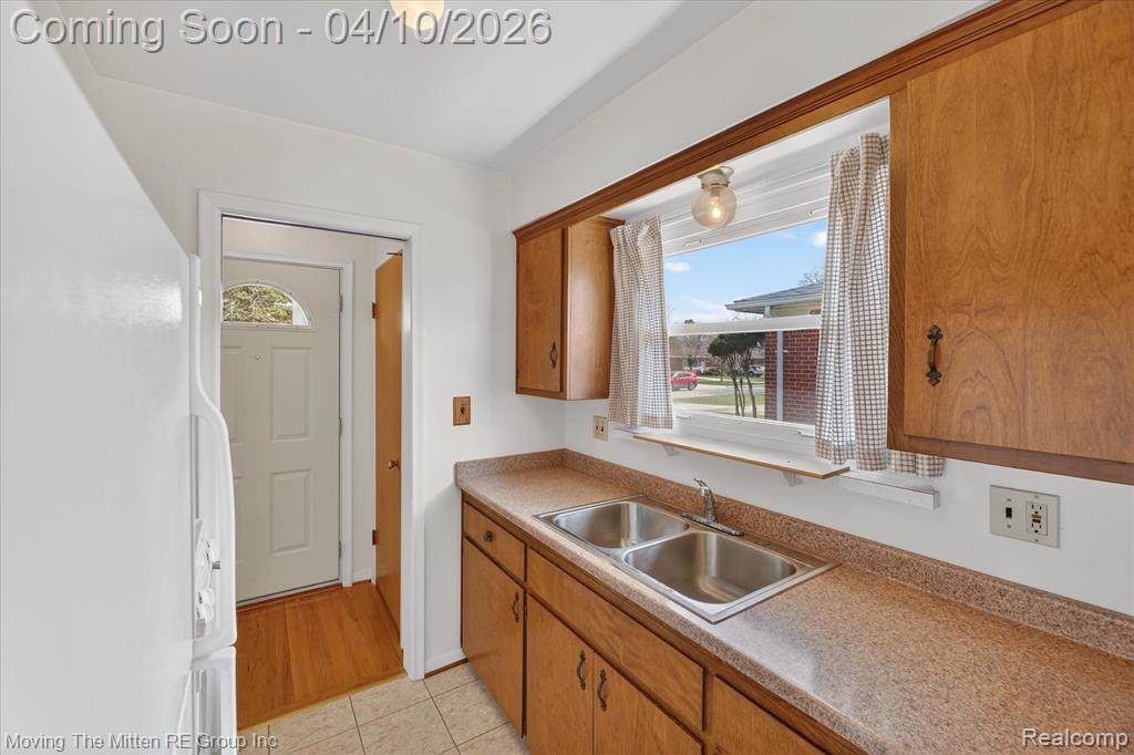 6623 N Silvery Lane, Dearborn Heights, MI 48127 — Photo 5
