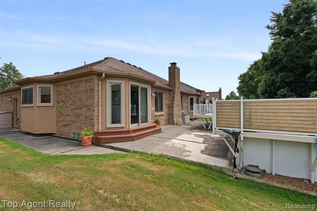 40363 Denbigh Drive, Sterling Heights, MI 48310 — Photo 27