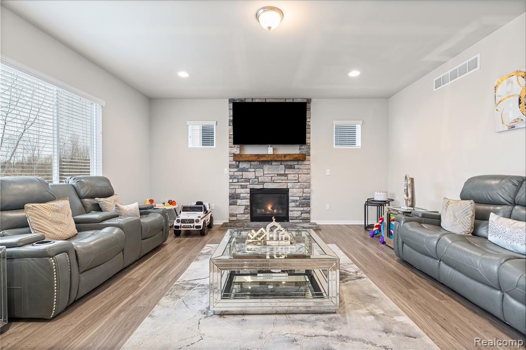 320 Hidden River E, Holly, MI 48442 — Photo 13
