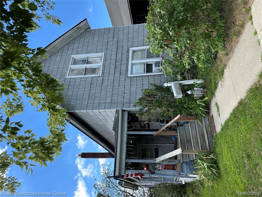 717 Superior Street, Port Huron, MI 48060 — front exterior