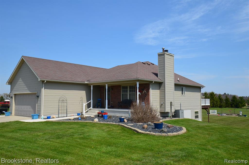 6854 WILDCAT Road, Grant, MI 48032 — Photo 2