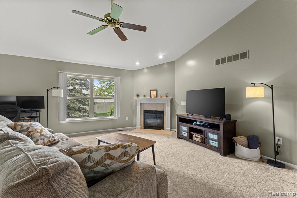 23879 ASHLEY Drive, Flat Rock, MI 48134 — Photo 25