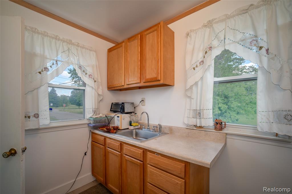 702 Fernhill Street, Highland Park, MI 48203 — Photo 7