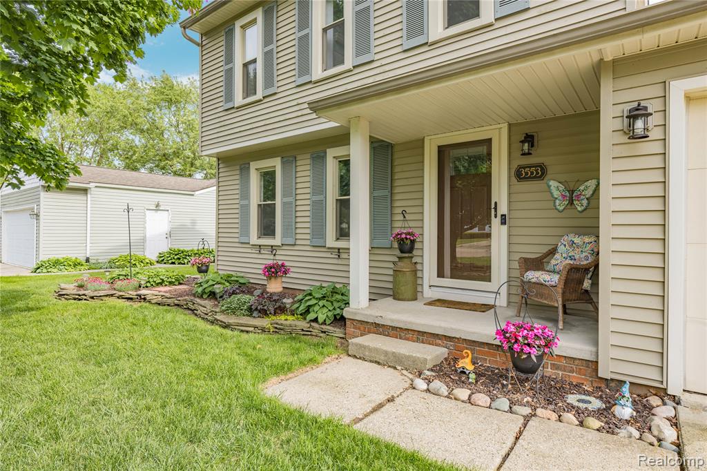 3553 Loon Lake Road, Wixom, MI 48393 — Photo 25