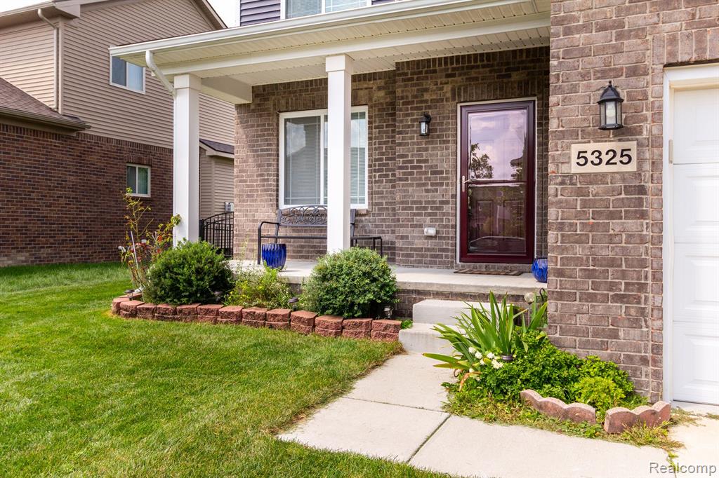 5325 BRADMORE Lane, Warren, MI 48092 — Photo 3